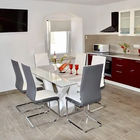 Old Town Popovic 公寓 弗尔萨尔