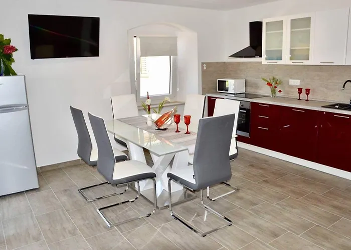 Old Town Popovic 아파트 브르사르